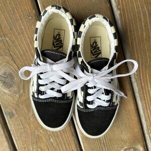 EUC Vans Black & White Checkerboard Filmore Skate Shoes in Kids US 1/EU 31.5
